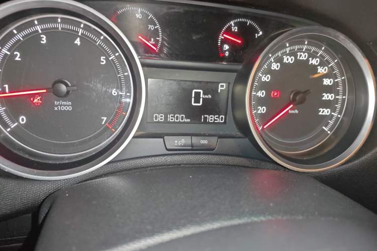 Used Peugeot 408 2018 Revised Version 1.8L Automatic Luxury Edition Odometer Close Up