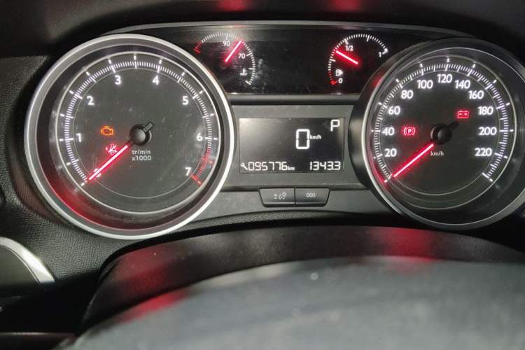 Used Peugeot 408 2018 Revised Version 1.8L Automatic Luxury Edition Odometer Close Up