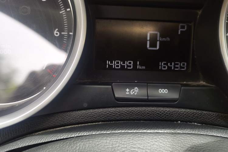 Used Peugeot 408 2018 Revised Version 230THP Automatic Luxury Edition Odometer Close Up