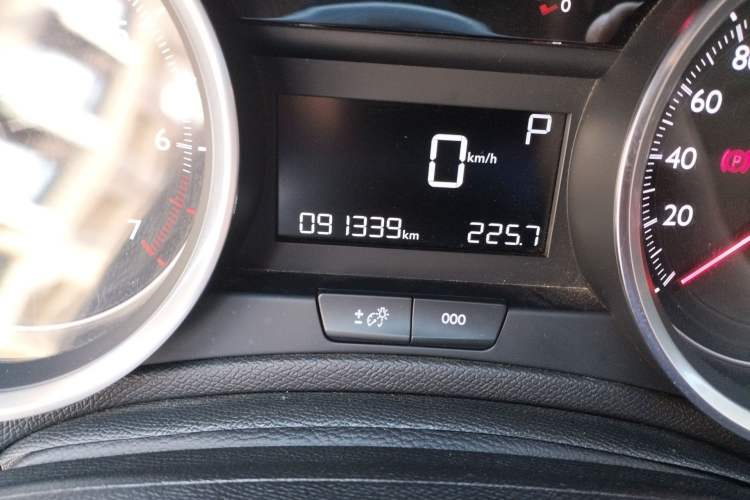 Used Peugeot 408 2018 350THP Automatic Luxury Edition Odometer Close Up