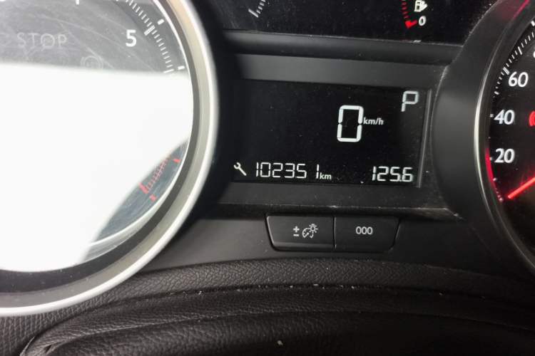 Used Peugeot 408 2018 350THP Automatic Luxury Edition Odometer Close Up