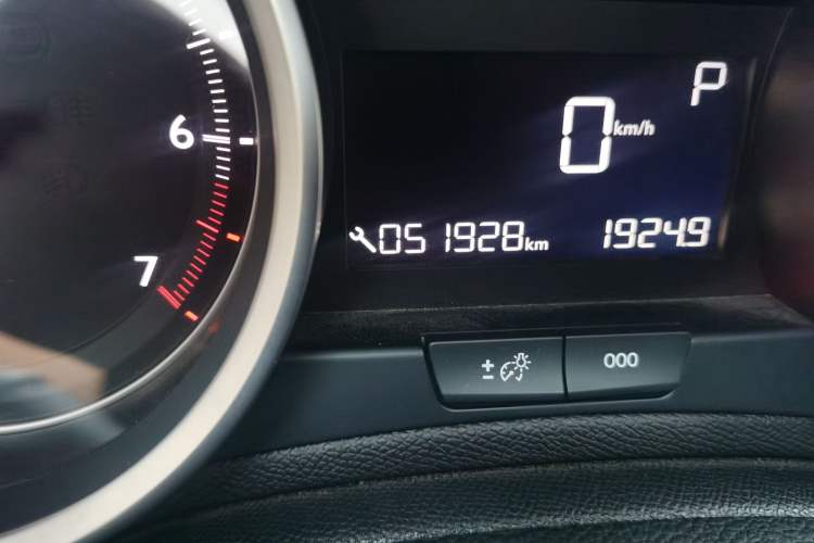 Used Peugeot 408 2018 Revised 350THP Automatic Luxury Edition Odometer Close Up