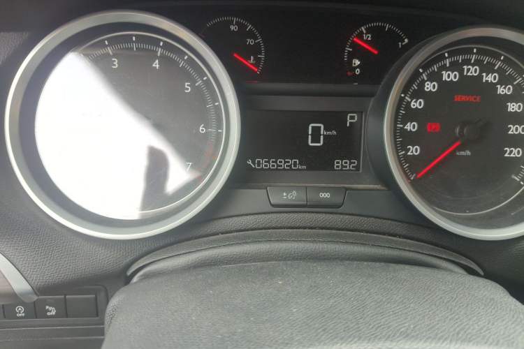Used Peugeot 408 2018 Revised 350THP Automatic Luxury Edition Odometer Close Up