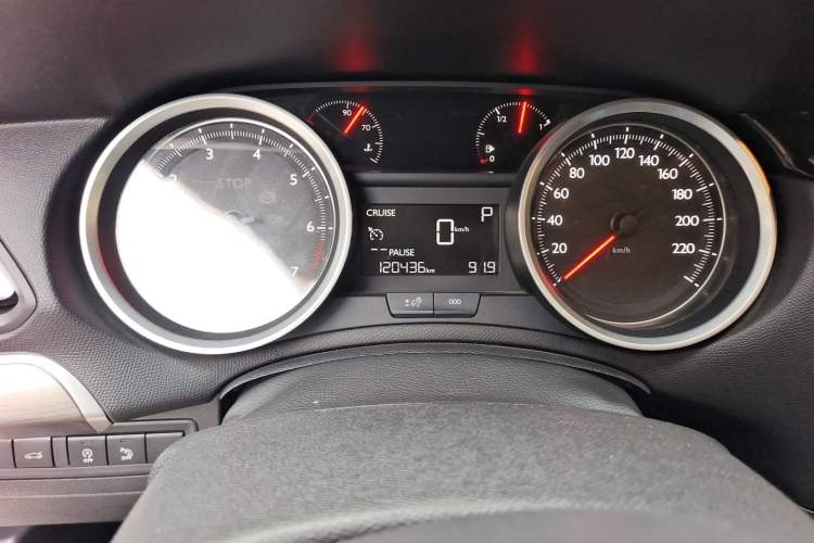 Used Peugeot 408 2018 Revised 350THP Automatic Luxury Edition Odometer Close Up