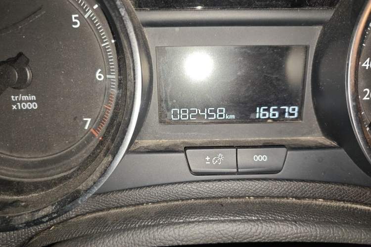 Used Peugeot 408 2018 Revised 350THP Automatic Luxury Edition Odometer Close Up