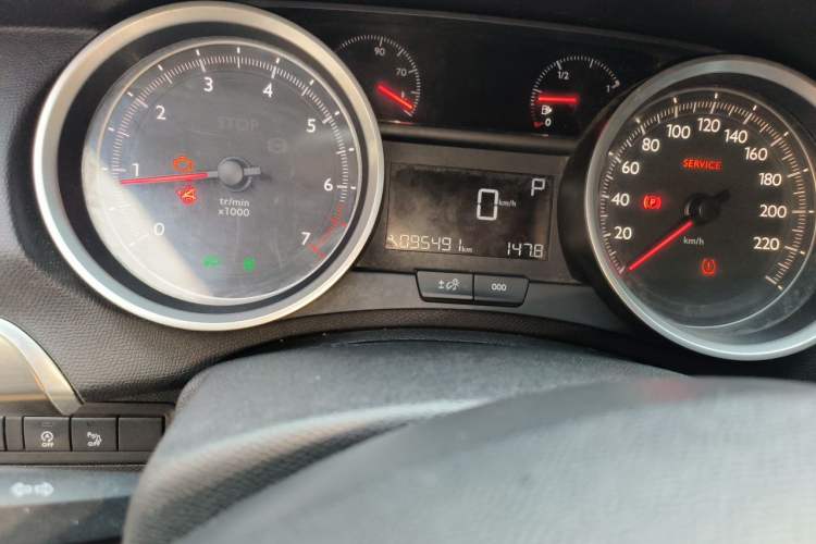 Used Peugeot 408 2018 Revised Version 1.8L Automatic Luxury Edition Odometer Close Up
