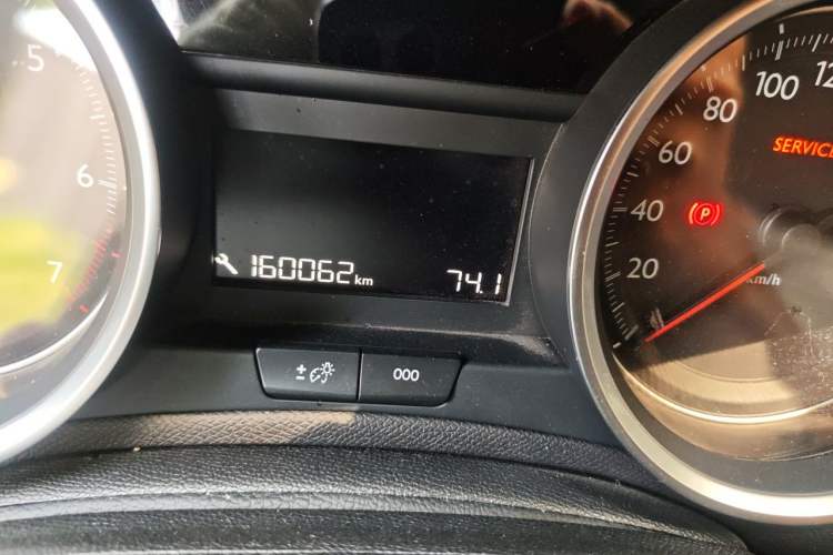 Used Peugeot 408 2018 350THP Automatic Luxury Edition Odometer Close Up