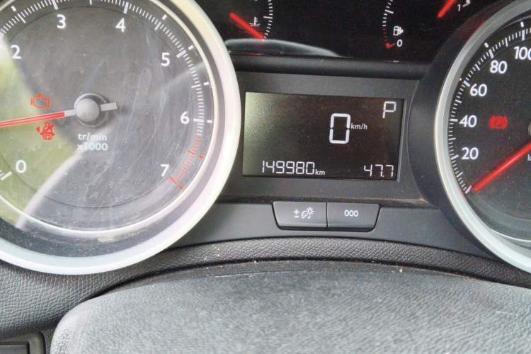 Used Peugeot 408 2018 Revised 350THP Automatic Luxury Edition Odometer Close Up