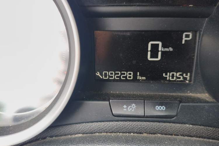 Used Peugeot 408 2018 Revised Version 1.8L Automatic Luxury Edition Odometer Close Up