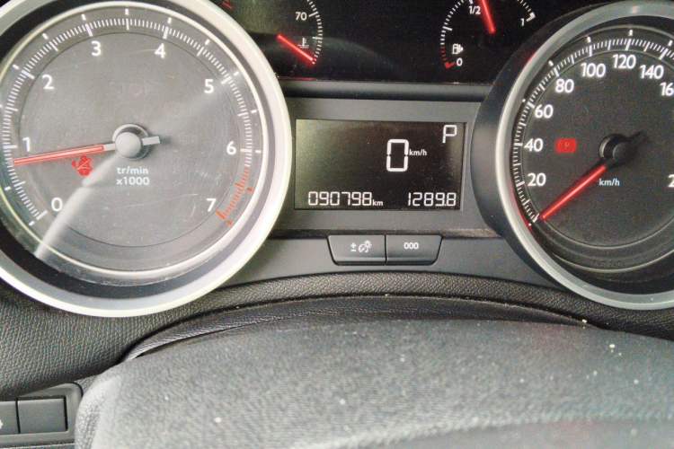 Used Peugeot 408 2018 Revised 350THP Automatic Luxury Edition Odometer Close Up