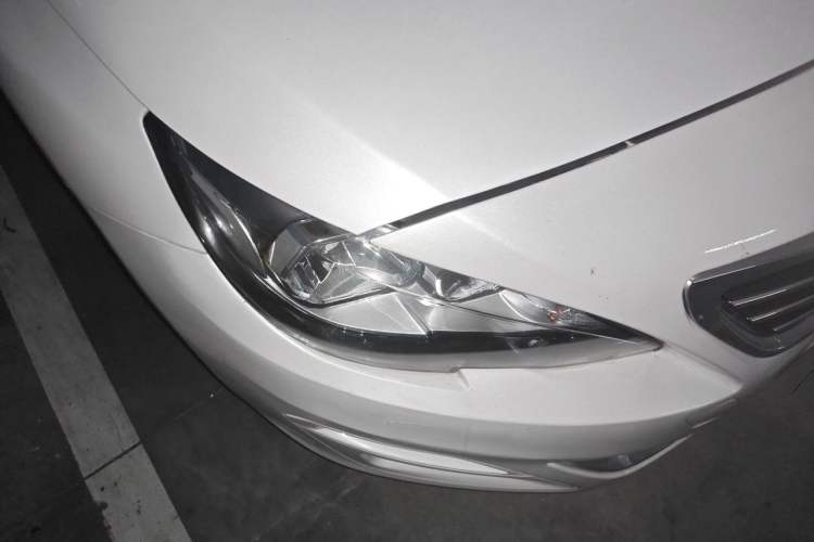 Used Peugeot 408 2018 Revised Version 1.8L Automatic Luxury Edition Right Front Headlight