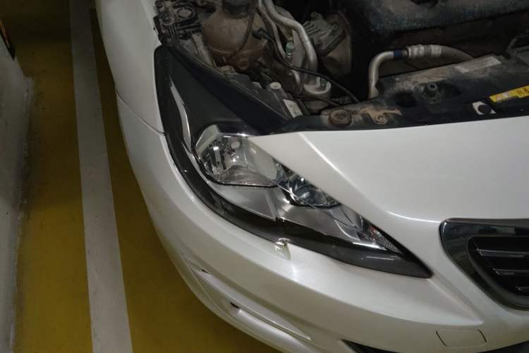 Used Peugeot 408 2018 Revised Version 1.8L Automatic Luxury Edition Right Front Headlight