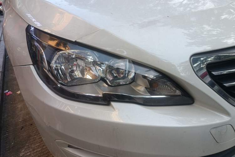 Used Peugeot 408 2018 1.8L Automatic Luxury Edition Right Front Headlight