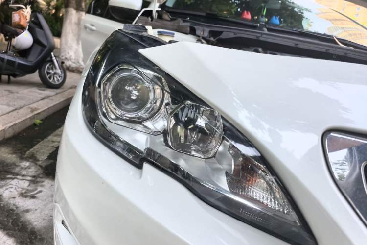 Used Peugeot 408 2018 Revised 350THP Automatic Luxury Edition Right Front Headlight
