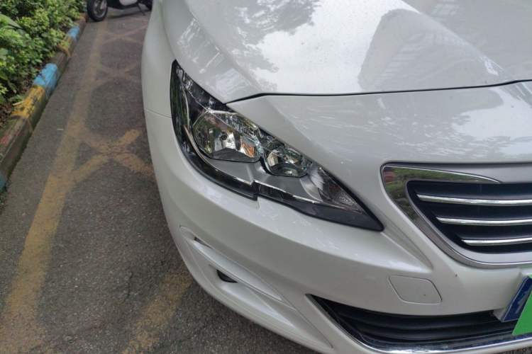 Used Peugeot 408 2018 1.8L Automatic Luxury Edition Right Front Headlight