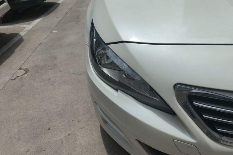 Used Peugeot 408 2018 Revised Version 1.8L Manual Leading Edition Right Front Headlight