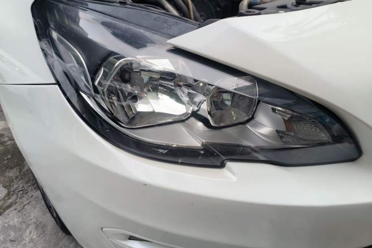 Used Peugeot 408 2018 Revised Version 1.8L Automatic Luxury Edition Right Front Headlight