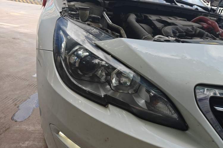 Used Peugeot 408 2018 350THP Automatic Luxury Edition Right Front Headlight