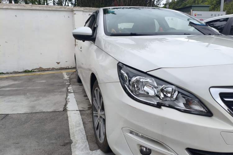 Used Peugeot 408 2018 Revised Version 1.8L Automatic Luxury Edition Right Front Headlight