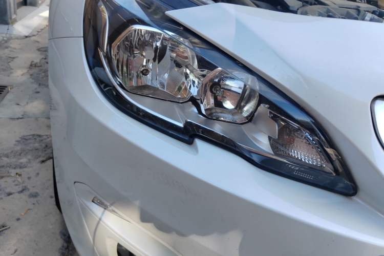 Used Peugeot 408 2018 350THP Automatic Luxury Edition Right Front Headlight