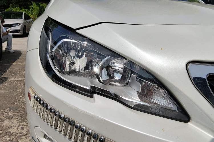 Used Peugeot 408 2018 350THP Automatic Luxury Edition Right Front Headlight