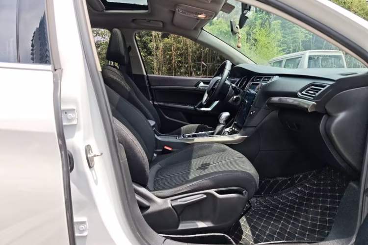 Used Peugeot 408 2018 Revised 350THP Automatic Luxury Edition Right Front Seat