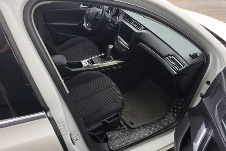 Used Peugeot 408 2018 Revised 350THP Automatic Luxury Edition Right Front Seat