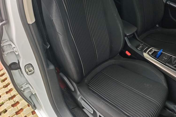 Used Peugeot 408 2018 350THP Automatic Luxury Edition Right Front Seat