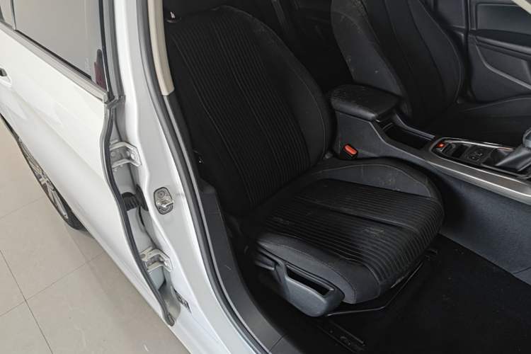 Used Peugeot 408 2018 350THP Automatic Luxury Edition Right Front Seat
