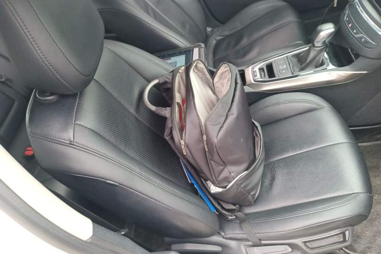 Used Peugeot 408 2018 350THP Automatic Luxury Edition Right Front Seat