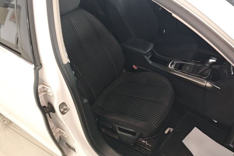 Used Peugeot 408 2018 350THP Automatic Luxury Edition Right Front Seat