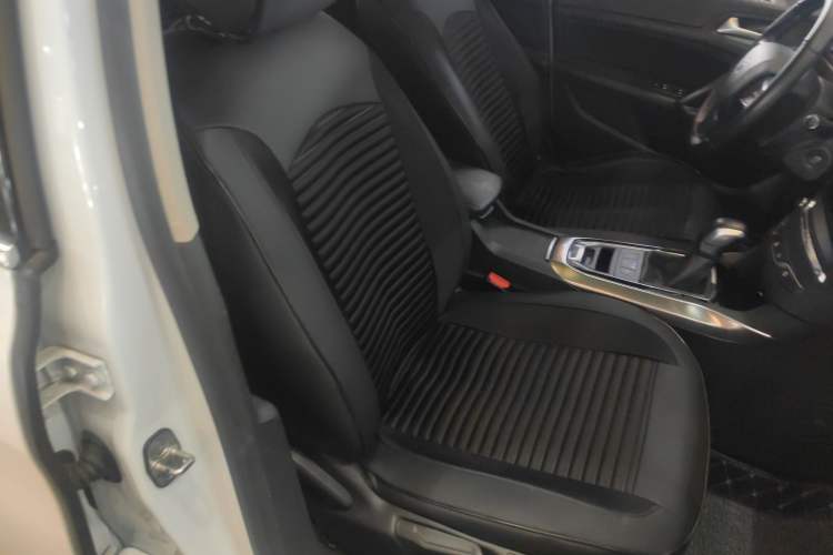 Used Peugeot 408 2018 350THP Automatic Luxury Edition Right Front Seat