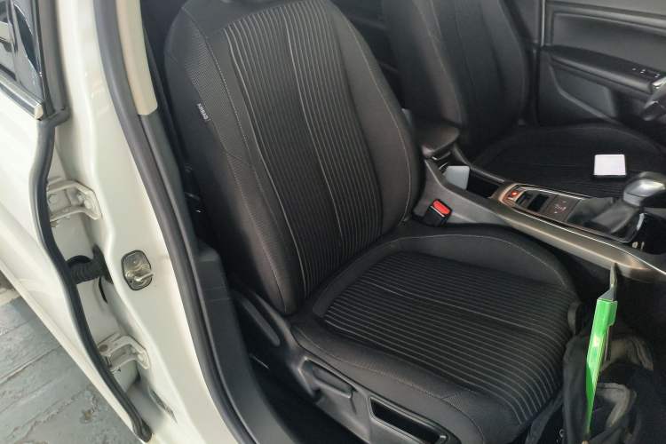 Used Peugeot 408 2018 Revised 350THP Automatic Luxury Edition Right Front Seat