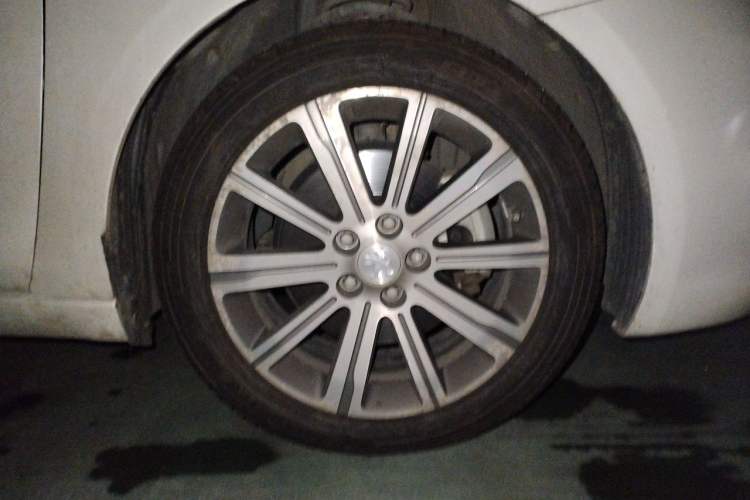 Used Peugeot 408 2018 350THP Automatic Luxury Edition Right Front Wheel Hub