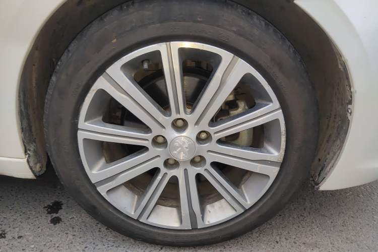 Used Peugeot 408 2018 Revised 350THP Automatic Luxury Edition Right Front Wheel Hub