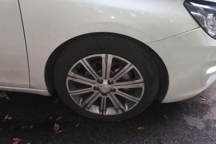 Used Peugeot 408 2018 1.8L Automatic Luxury Edition Right Front Wheel Hub