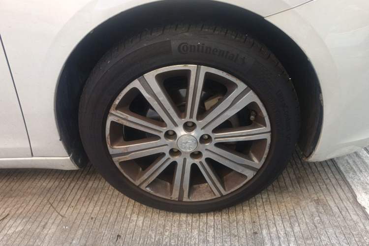 Used Peugeot 408 2018 1.8L Automatic Luxury Edition Right Front Wheel Hub