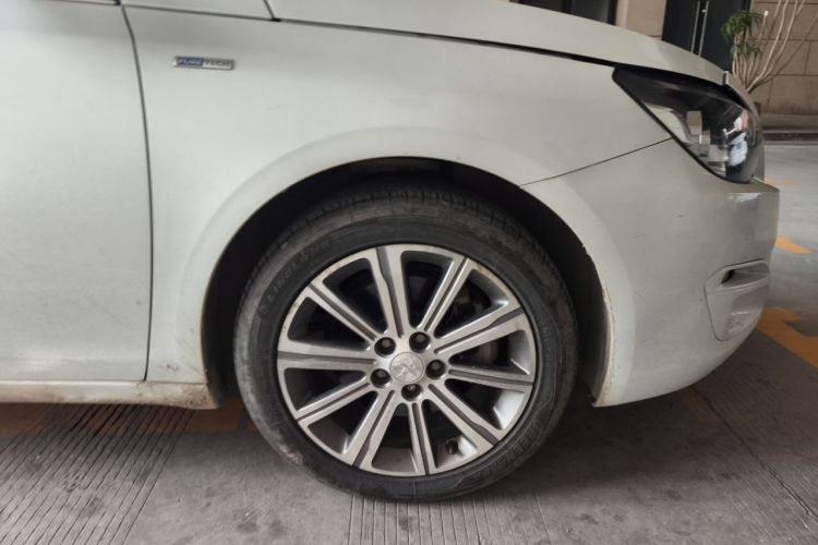 Used Peugeot 408 2018 350THP Automatic Luxury Edition Right Front Wheel Hub