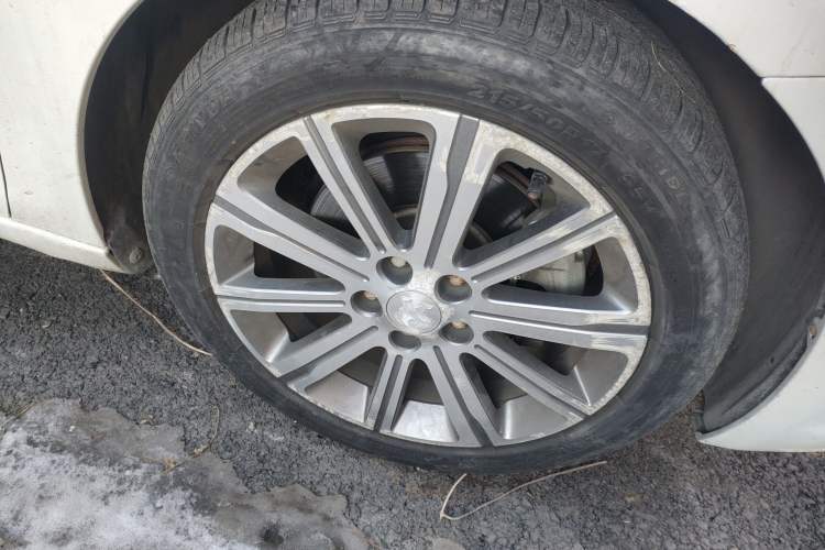 Used Peugeot 408 2018 350THP Automatic Luxury Edition Right Front Wheel Hub