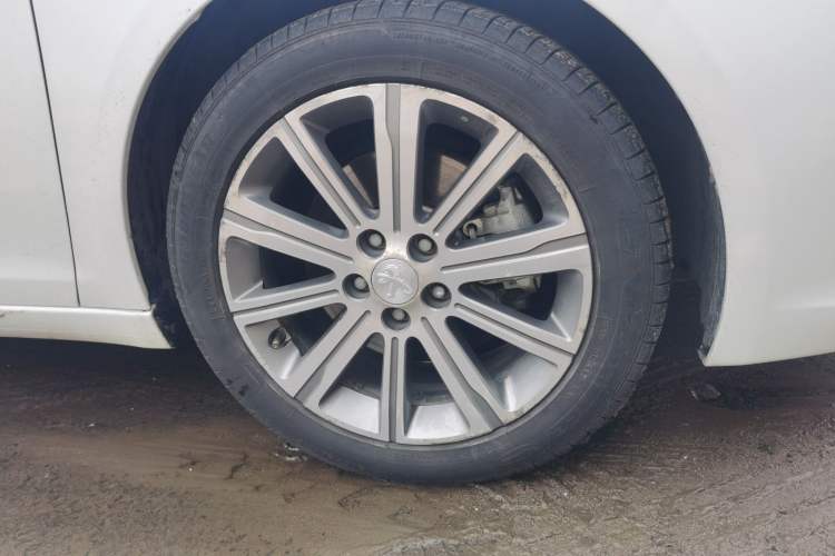 Used Peugeot 408 2018 Revised 350THP Automatic Luxury Edition Right Front Wheel Hub
