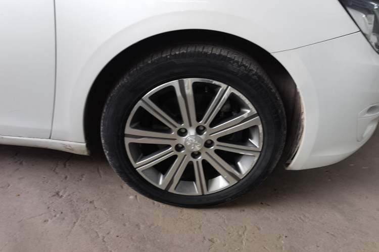Used Peugeot 408 2018 Revised 350THP Automatic Luxury Edition Right Front Wheel Hub