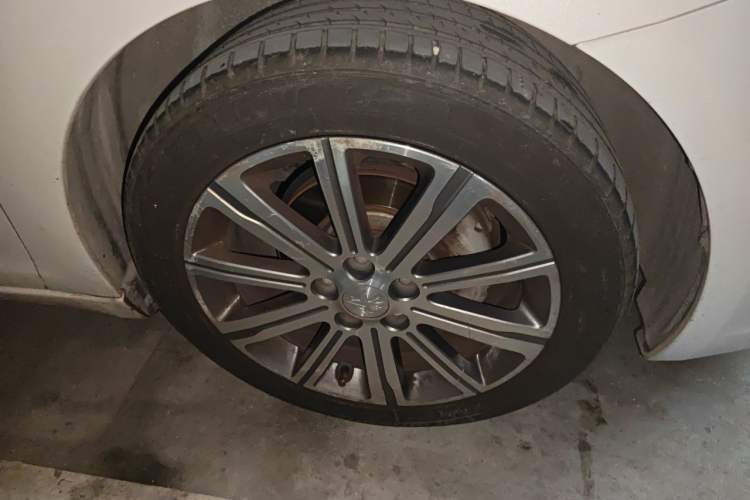 Used Peugeot 408 2018 Revised Version 1.8L Automatic Luxury Edition Right Front Wheel Hub