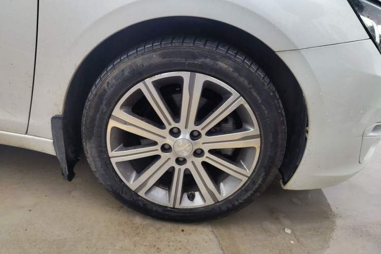 Used Peugeot 408 2018 Revised 350THP Automatic Luxury Edition Right Front Wheel Hub