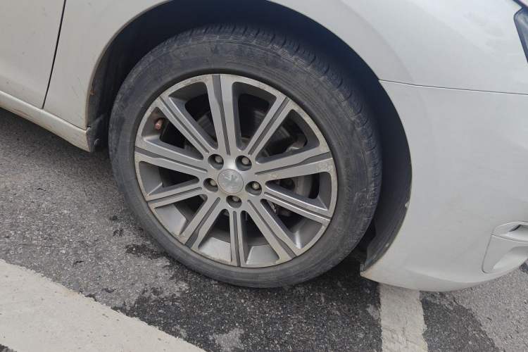 Used Peugeot 408 2018 350THP Automatic Luxury Edition Right Front Wheel Hub