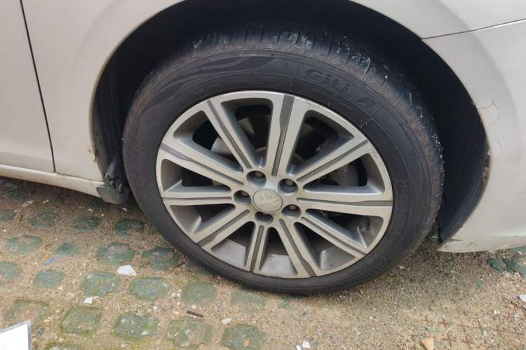 Used Peugeot 408 2018 350THP Automatic Luxury Edition Right Front Wheel Hub