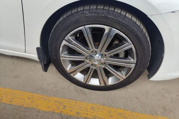 Used Peugeot 408 2018 350THP Automatic Luxury Edition Right Front Wheel Hub