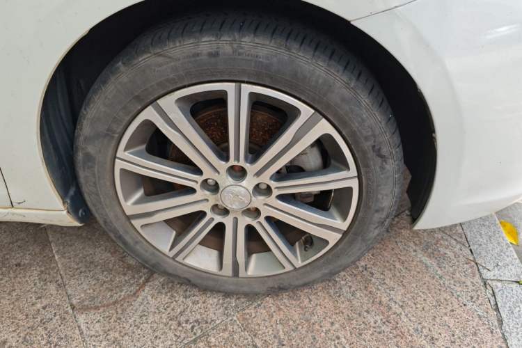 Used Peugeot 408 2018 350THP Automatic Luxury Edition Right Front Wheel Hub
