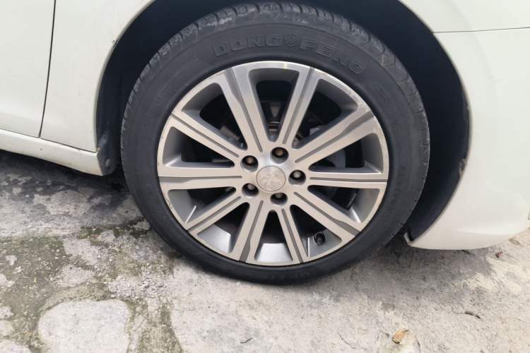 Used Peugeot 408 2018 Revised Version 1.8L Automatic Luxury Edition Right Front Wheel Hub