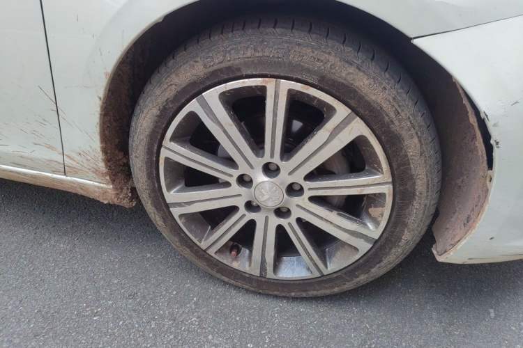 Used Peugeot 408 2018 Revised Version 1.8L Automatic Luxury Edition Right Front Wheel Hub