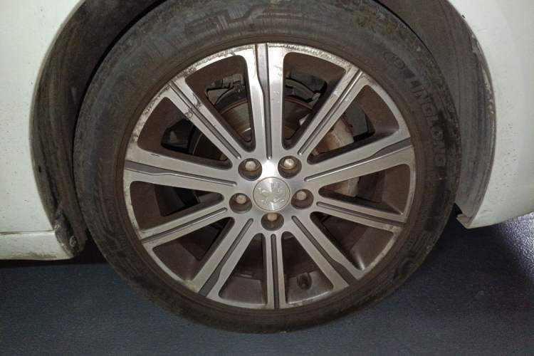 Used Peugeot 408 2018 Revised Version 1.8L Automatic Luxury Edition Right Front Wheel Hub